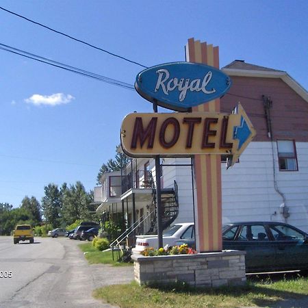 Motel Royal Cabano Exterior photo