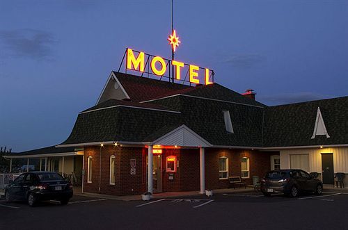 Motel Royal Cabano Exterior photo