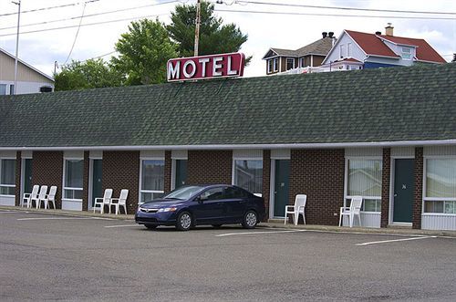 Motel Royal Cabano Exterior photo