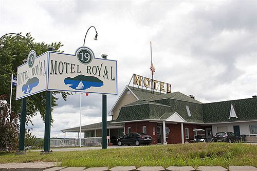 Motel Royal Cabano Exterior photo