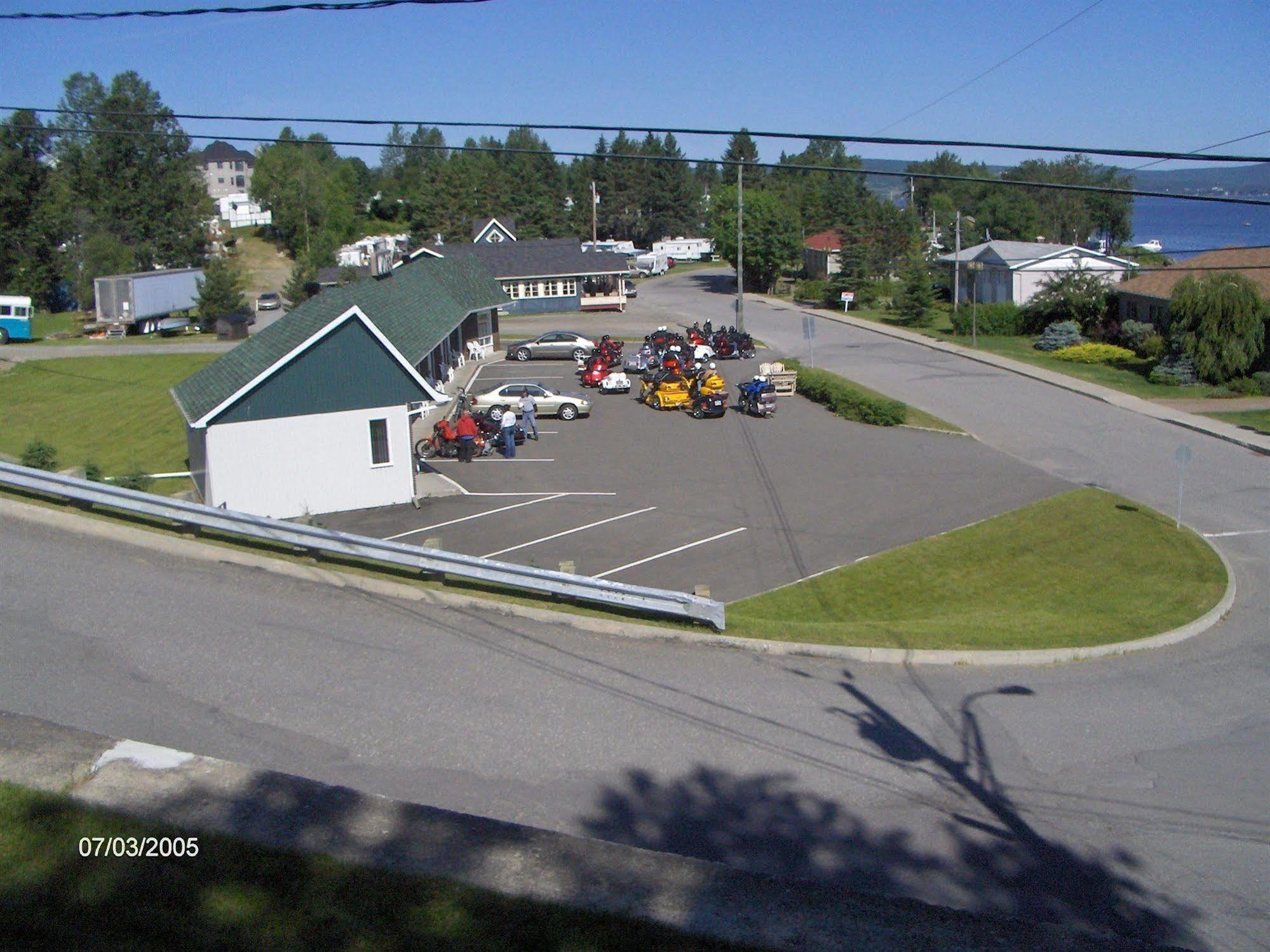 Motel Royal Cabano Exterior photo